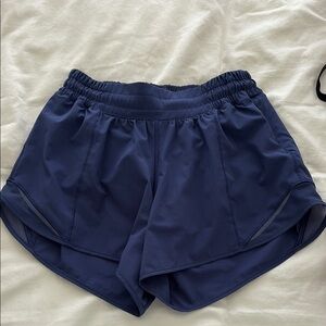 Lululemon dark blue low rise 4” hotty hot shorts